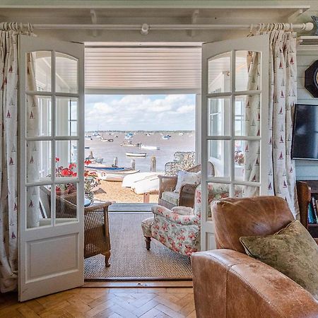 The Boathouse In Felixstowe Ferry - Stunning Waterfront Property Extérieur photo