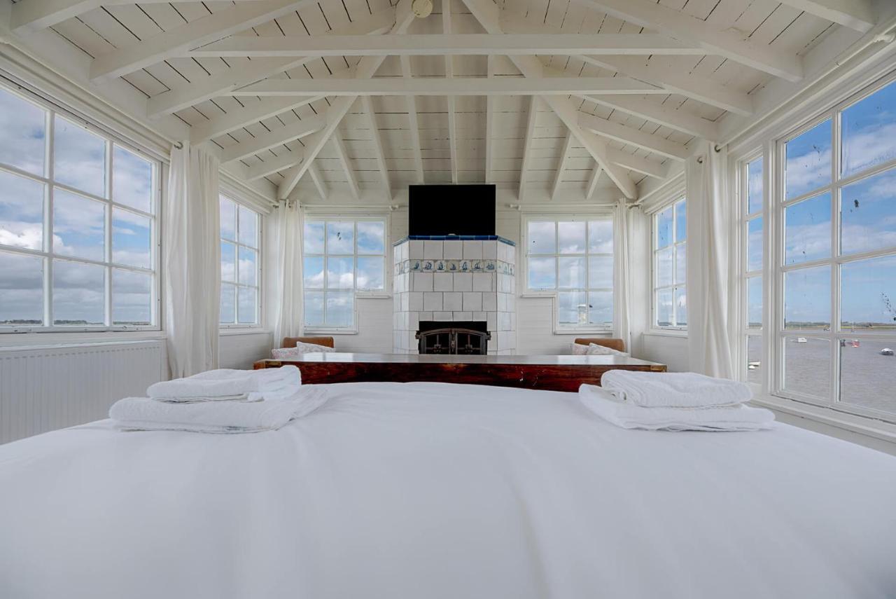 The Boathouse In Felixstowe Ferry - Stunning Waterfront Property Extérieur photo